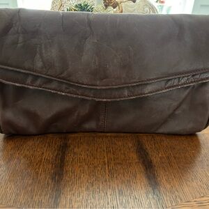 Beacon hill Elegant Brown Leather VTG clutch